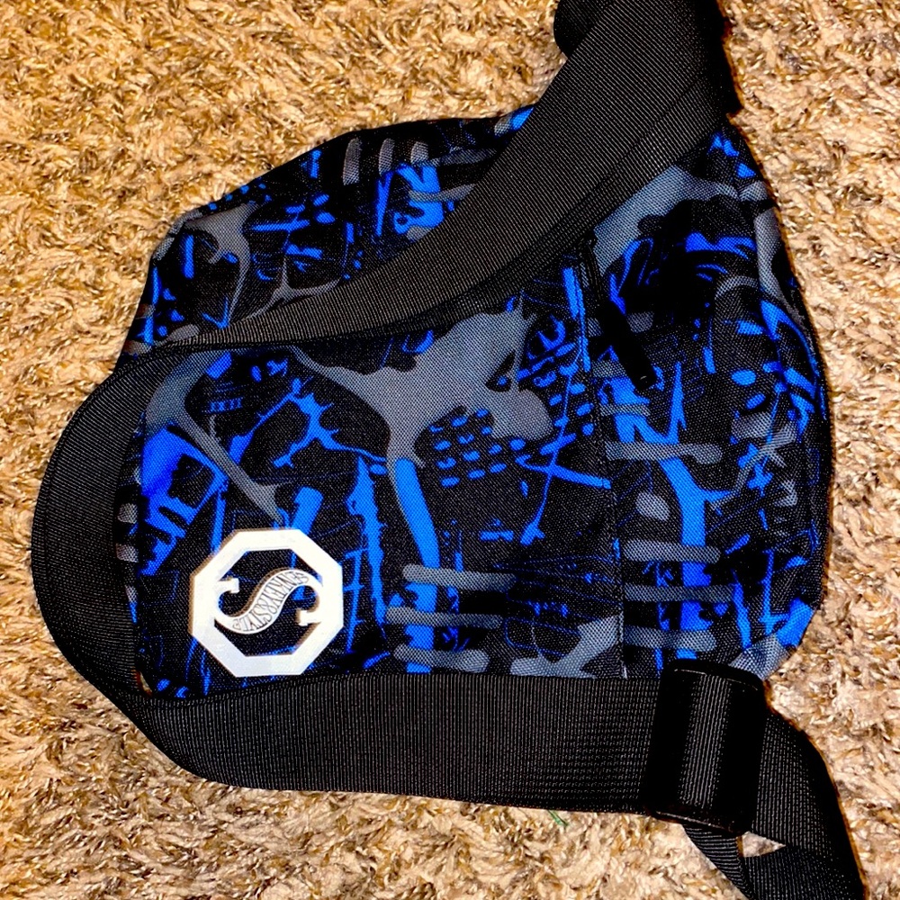 One size & black and blue